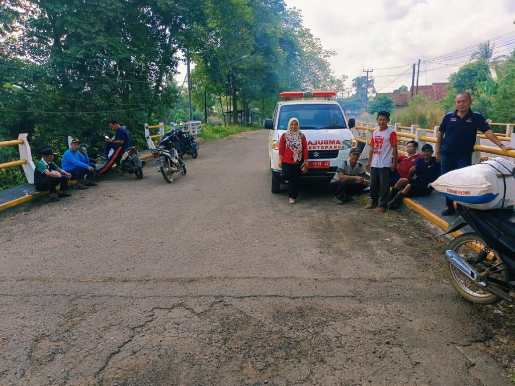 Desa Ketapang Sungkai Selatan Gelar Jum’at Bersih di Jembatan Tulung Mas