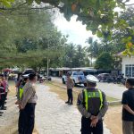 KURANGI RISIKO KECELAKAAN LAUT, PERSONEL GABUNGAN POLRES PESISIR BARAT GELAR PATROLI KRYD DI KAWASAN WISATA PANTAI