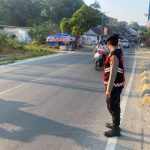 Sat Samapta Polres Pesisir Barat Hadir gelar Pengaturan lalu lintas antisipasi kepadatan kendaraan di pagi hari 