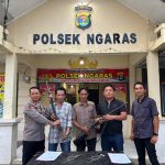 POLSEK NGARAS TERIMA PENYERAHAN DUA PUCUK SENJATA API RAKITAN SECARA SUKARELA DARI MASYARAKAT