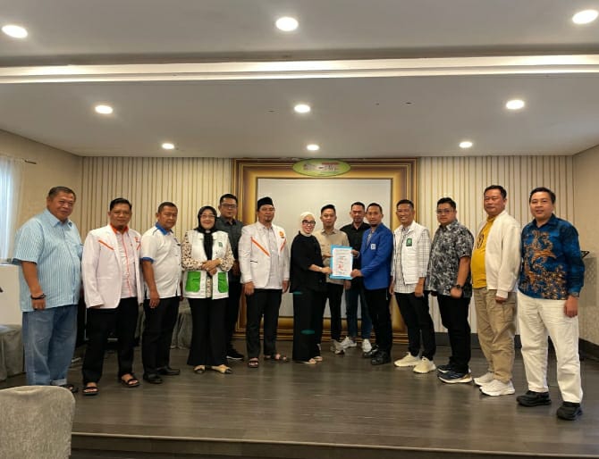 Bupati Way Kanan Terima Dokumen Usulan Calon Wakil Bupati, Ajak Masyarakat Kawal Proses Demi Kemajuan Daerah