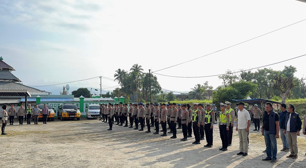POLRES PESISIR BARAT SIAGAKAN PERSONEL, AKSI DAMAI APKASINDO BERLANGSUNG TERTIB 