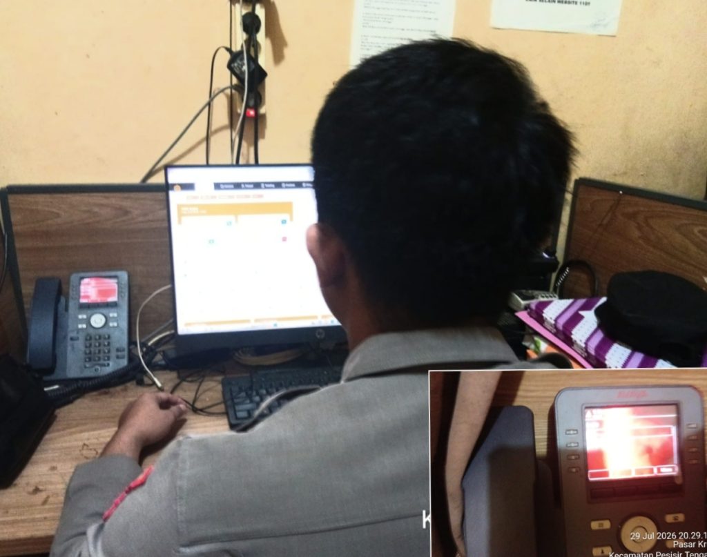 CALL CENTER 110 POLRES PESISIR BARAT SIAP DAN SIAGA BERIKAN LAYANAN PRIMA KEPADA MASYARAKAT