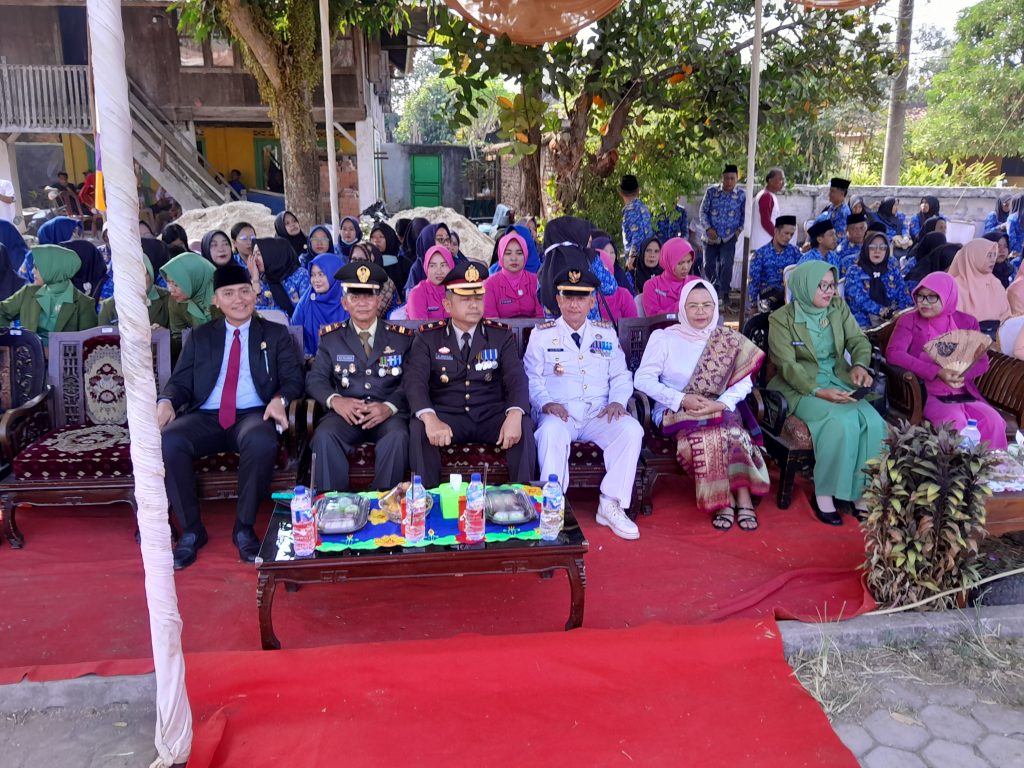 Camat Sungkai Selatan Pimpin Upacara HUT RI ke-81