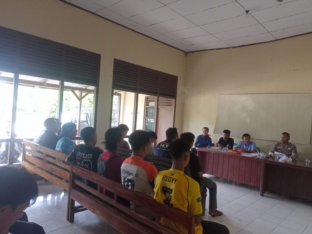 Turnamen Sepak Bola HUT RI ke-81, Polsek Kasui Sampaikan Binluh kepada Panitia dan Peserta