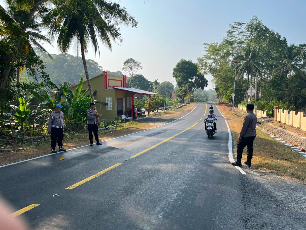 Hadir untuk Masyarakat, Polsek Pesisir Utara Gelar Pengamanan Rawan Pagi