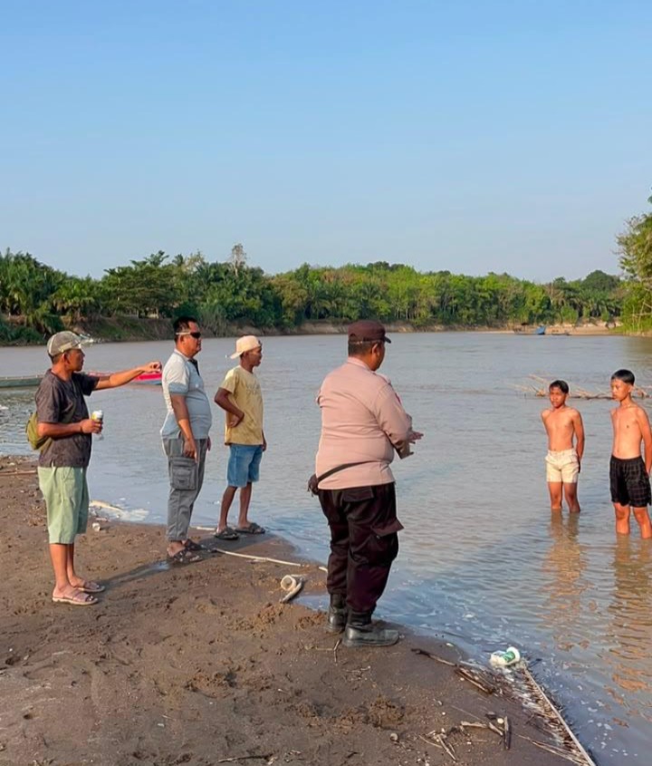 Polsek Negara Batin Imbau Warga Waspada Saat Bermain dan Mandi di Sungai Karta Jaya