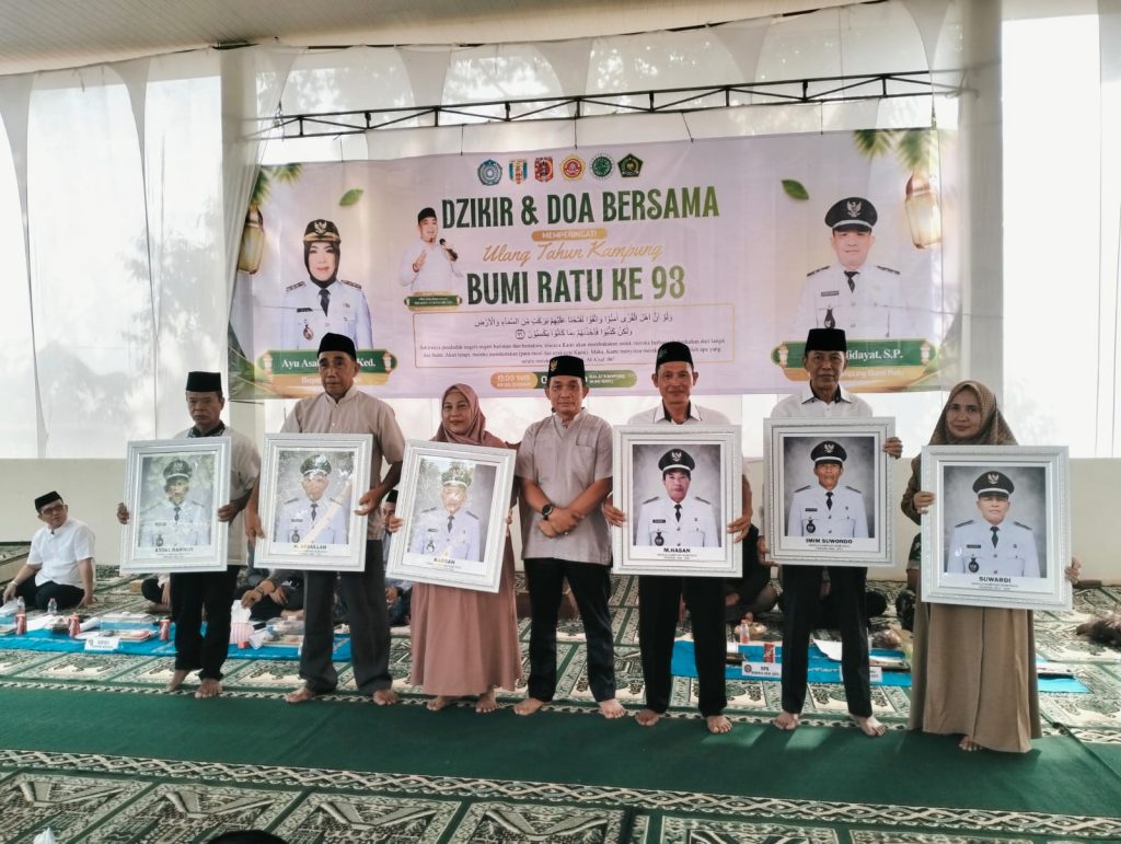 Peringati HUT ke-93, Kampung Bumi Ratu Gelar Zikir, Do’a, dan Ziarah Wali Songo