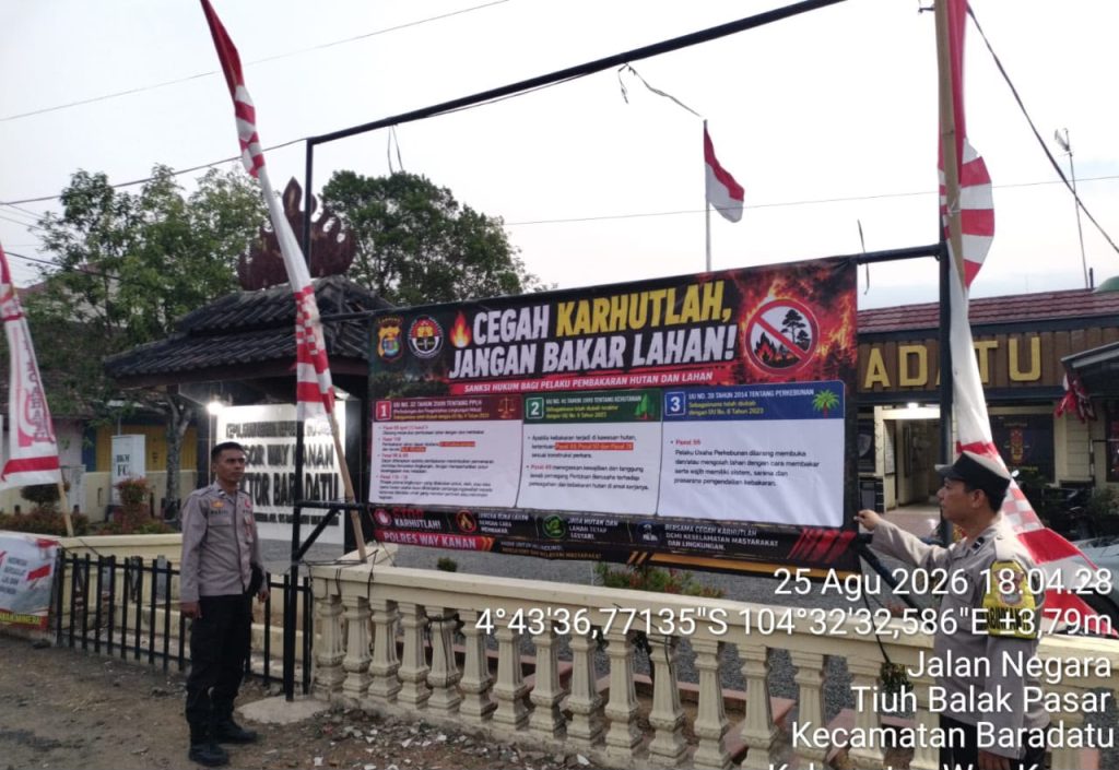 Polsek Baradatu Cegah Karhutla, Pasang Banner Himbauan Stop Karhutla di Sejumlah Kampung