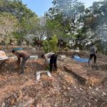 Perkuat Semangat Gotong Rotong, Polsek Baradatu Gelar Bakti Religi di TPU Banjar Sari dan Sukosari