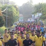 Polres Pesibar Bersama Pemkab Dan Masyarakat Adakan Jalan Sehat Dan Senam Bersama