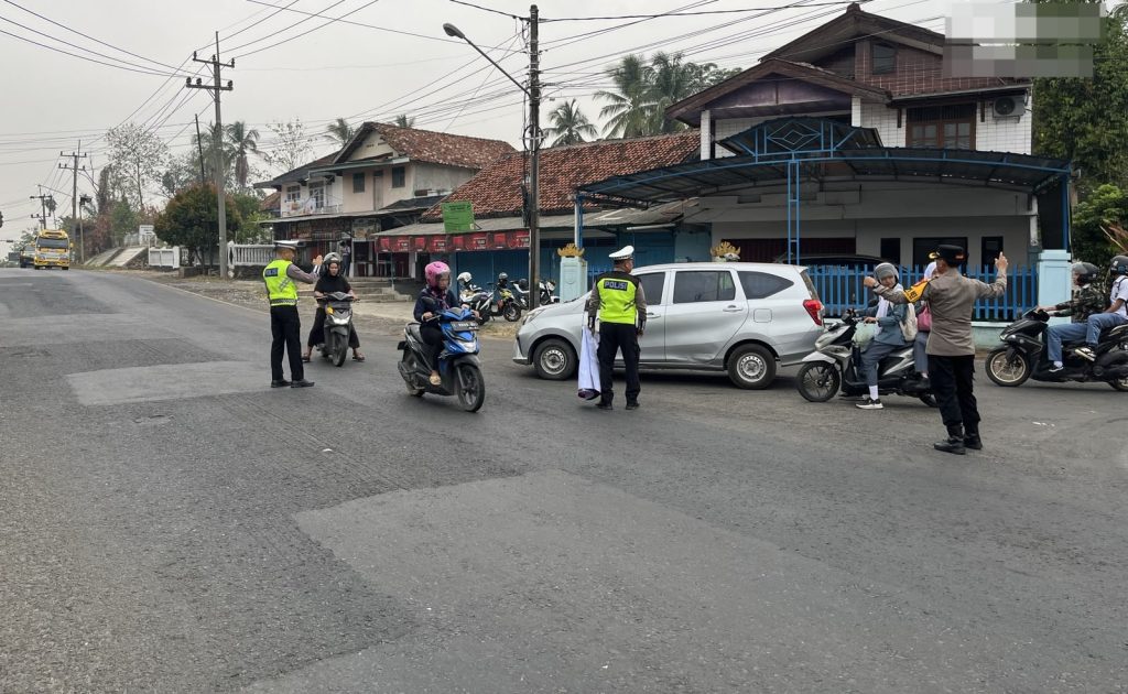 Beri Rasa Aman Warga di jam Sibuk, Polres Way Kanan Intensifkan Strong Point Pagi