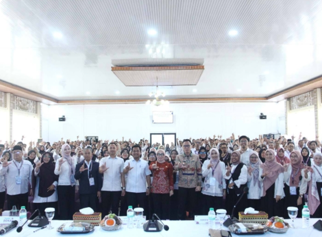 Bupati Way Kanan Buka Pengembangan Kompetensi Guru