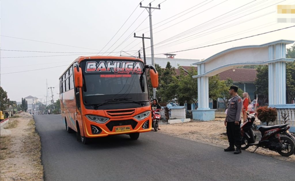 Antisipasi Gangguan Kamtibmas, Polsek Bumi Agung Pam Rawan Pagi di Depan SDN 1 Pisang Baru